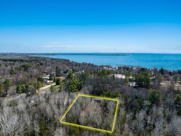 Vl S West St, Northport, MI 49670