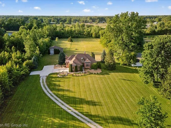 39750 Willow Rd, New Boston, MI 48164