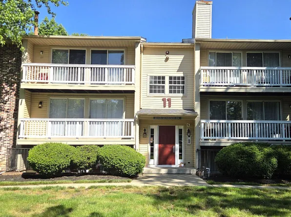 121 Kenwood Dr, Sicklerville, NJ 08081