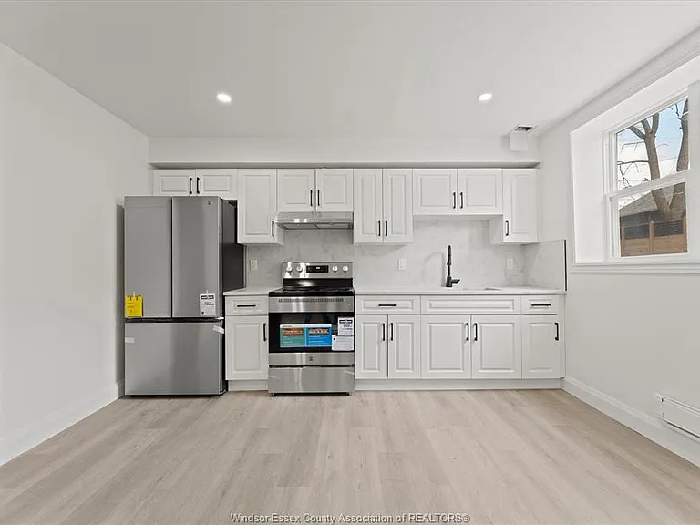 702 Pierre Ave #6 — Photo 6