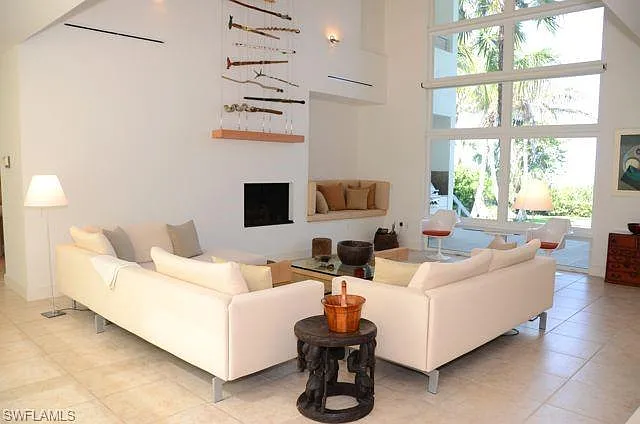 5 bed, 5.5 bath, 4800 sqft, $87,000 — Photo 4