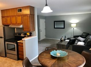 6946 Antioch Rd, Overland Park, KS 66204