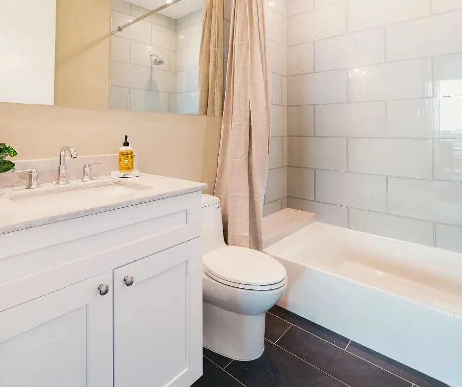 2 bed, 2.5 bath, 2218 sqft, $14,000 — Photo 2