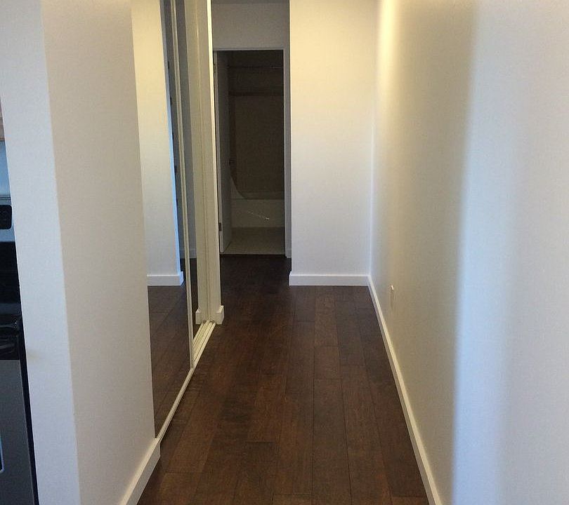 1st image of 412 Bellevue Ave E