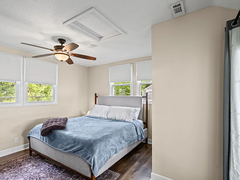 9022 Grand Ave — Photo 14