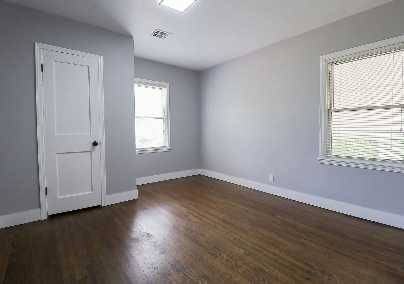 3 Bed | 1 Bath | Mid Town | $1400 — Photo 4