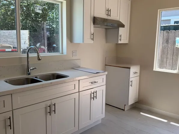 1039 N Liberty Ln, Anaheim, CA 92805