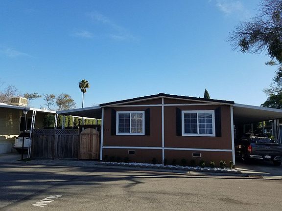 2nd image of 471 Los Encinos Ave #471