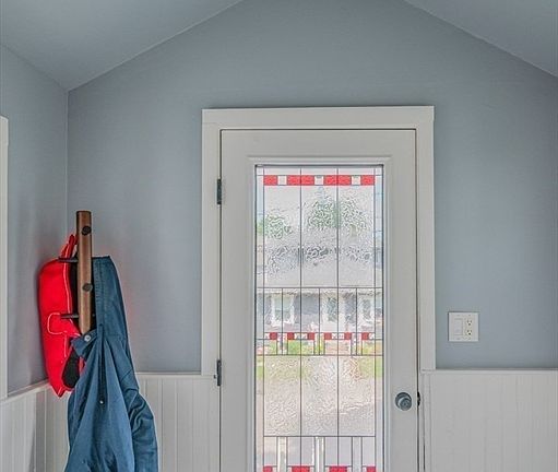 2nd image of 10 Richards Rd