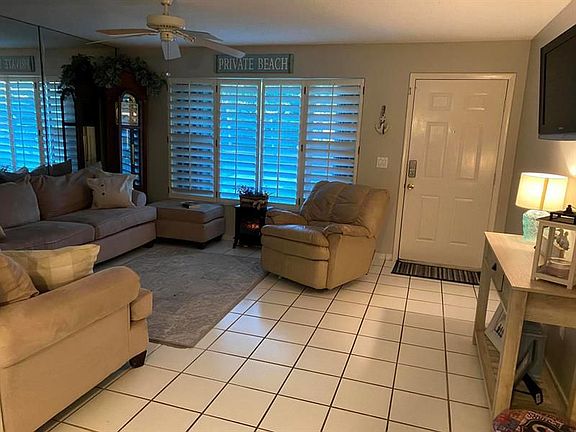 3rd image of 419 NE Solida Cir