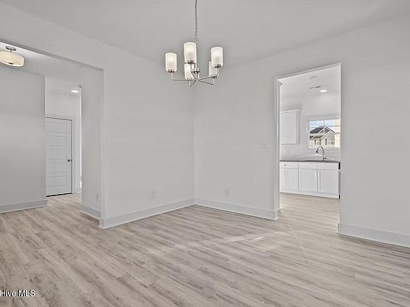 4th image of 138 S View Spur Road