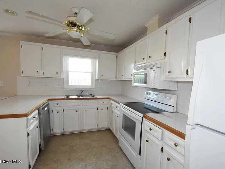 3818 Sterling Pointe Dr #J1 — Photo 6