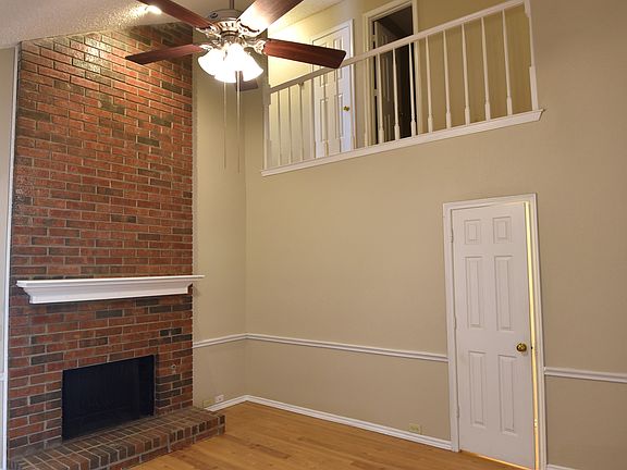 3rd image of 3604 Hilltop Ln
