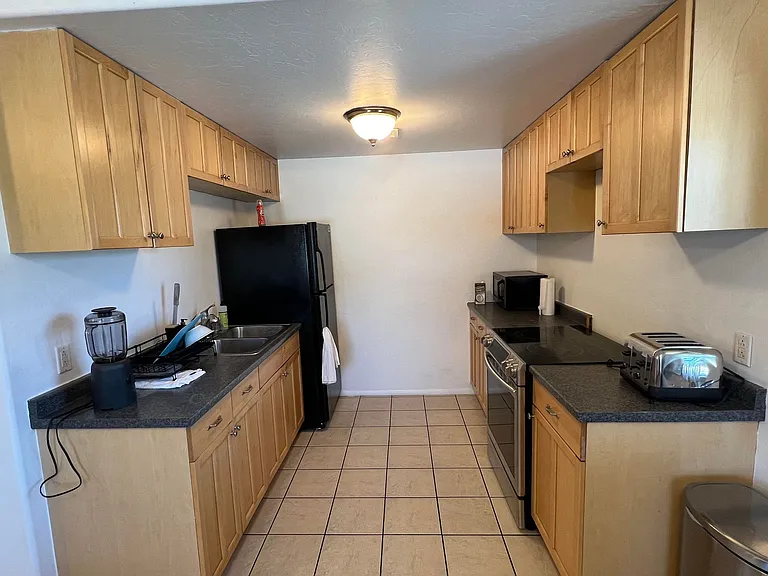 934 N Campbell Ave #3 — Photo 3