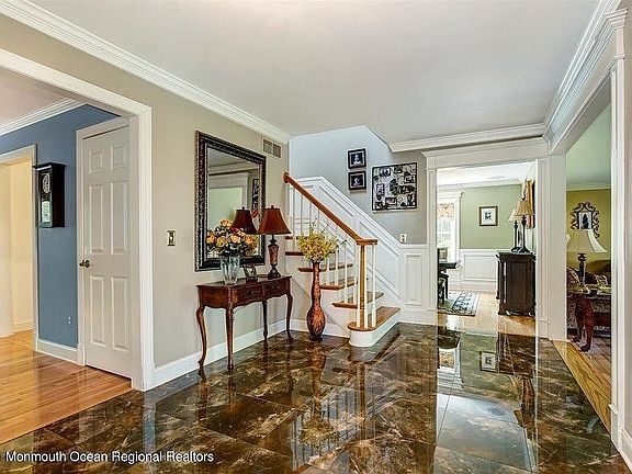 2nd image of 88 Peacock Pl
