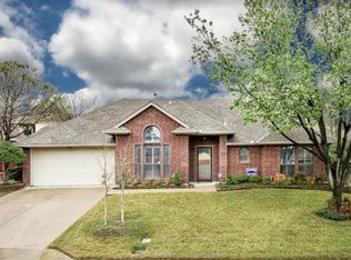 850 Copperfield Dr, Burleson, TX 76028