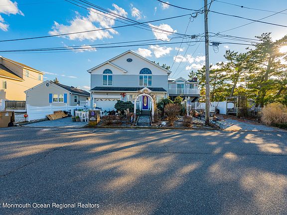 2nd image of 209 Anchor Dr