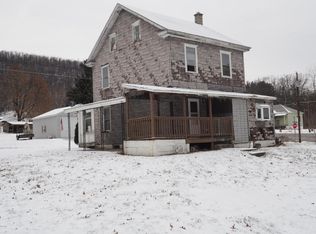 14 Jones St, Quakake, PA 18245