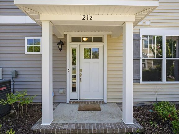 3rd image of 212 Fishers Ct