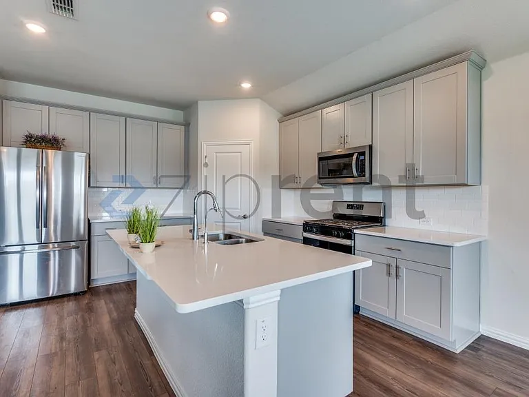 3217 Paruament Dr — Photo 6