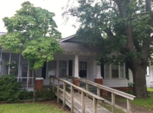 401 Champlain St, Hamlet, NC 28345