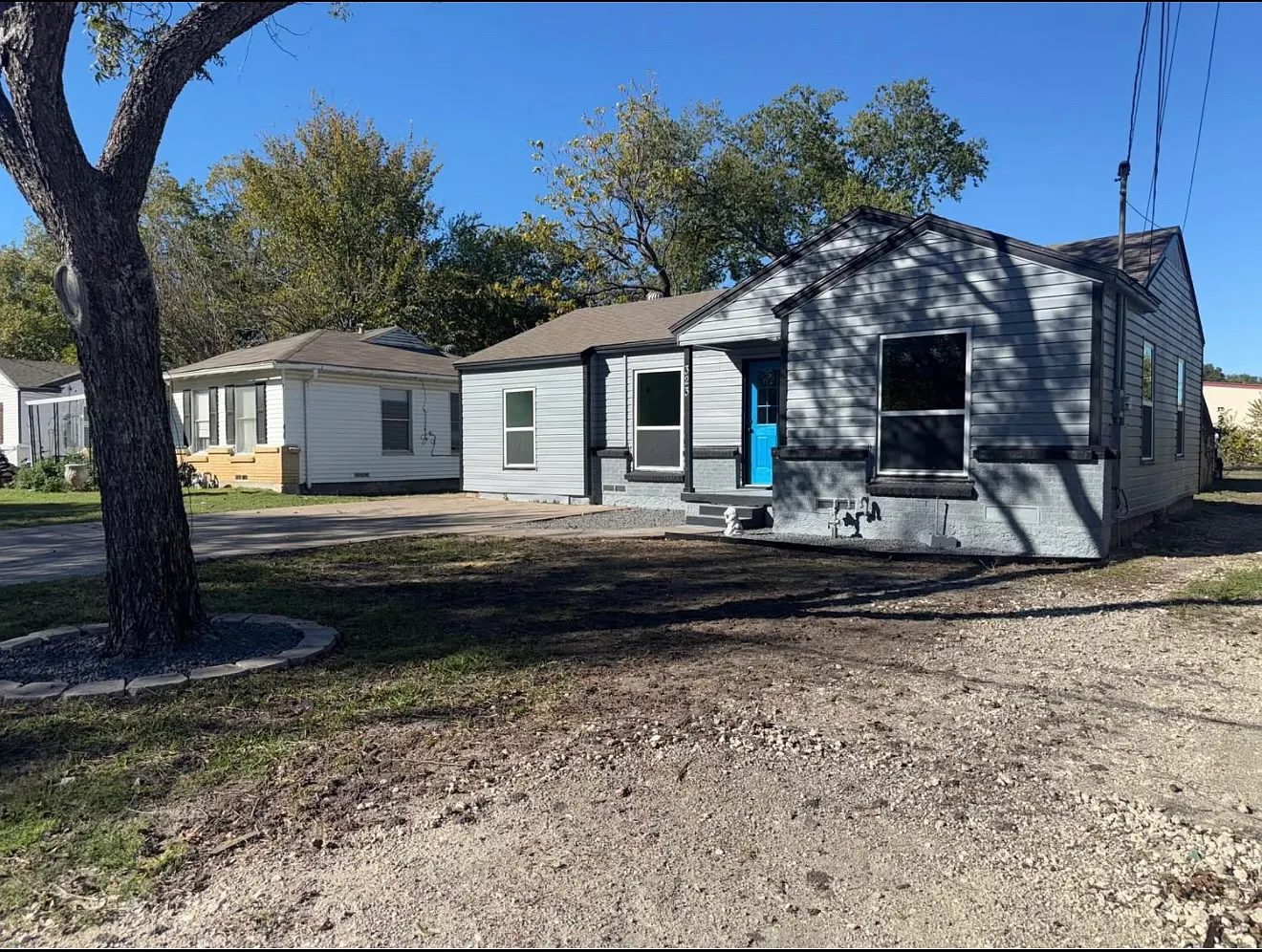 3 bed, 964 sqft, $2,100 — Photo 1