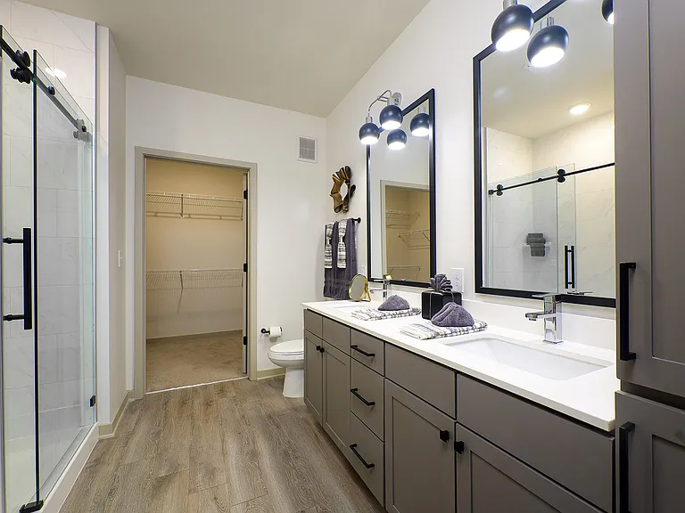 The Tomlin Luxury Apartments — Photo 23