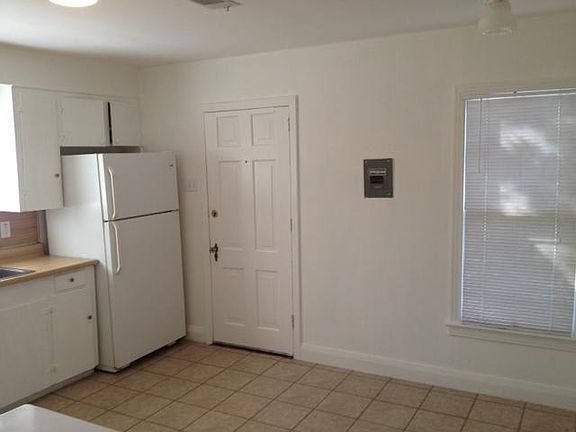 5th image of 8795 Phelan Blvd