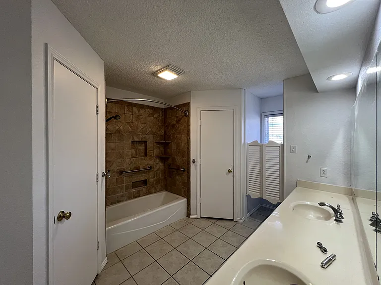 5607 87th Pl — Photo 9