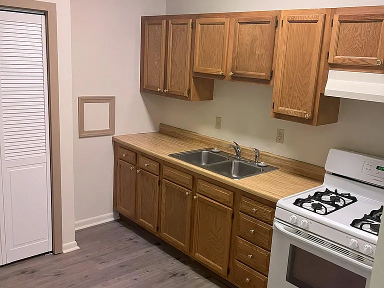 140 N Canal St #3 — Photo 3