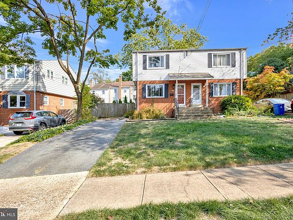 2nd image of 5853 Mount Vernon Dr
