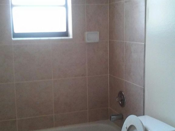 2nd image of 4816 Kingston Cir