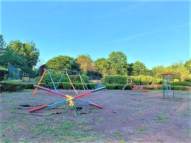1801 Green Hollow Dr — Photo 22