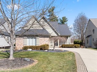 5380 Versailles Ave, Brighton, MI 48116