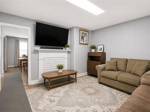 5th image of 409-415 Rathbun St