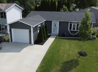 12615 Timber Ridge Dr, Pleasant Prairie, WI 53158