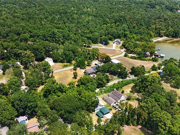 4th image of 190 White Oak Cir