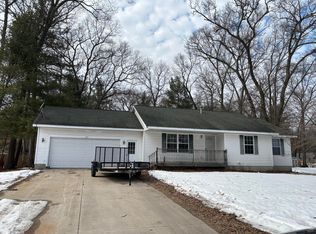 415 Escanaba Ln, Muskegon, MI