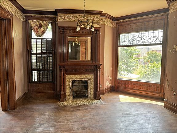 3rd image of 300 W Prairie Ave