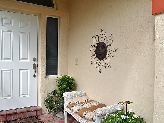 3rd image of 432 Lakeside Cir