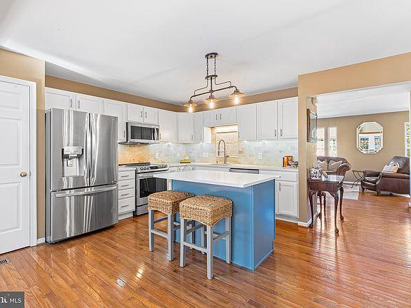 3rd image of 751 McCardle Dr