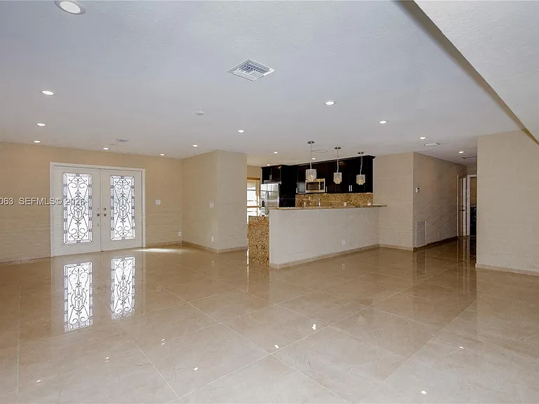 16641 Royal Poinciana Dr — Photo 28