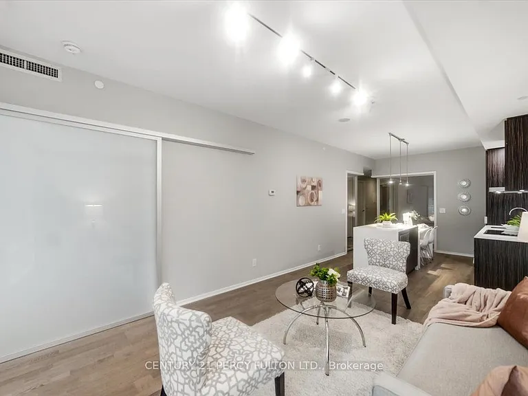 1 Bloor St E #313 — Photo 11