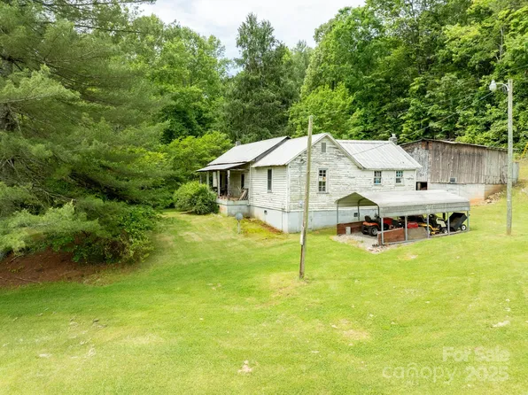 2023 White Springs Ln, Lenoir, NC 28645