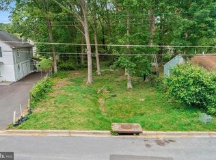 904 Westmore Ave, Rockville, MD