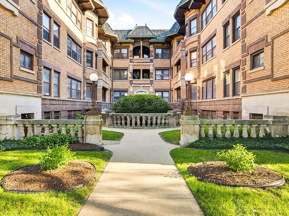 941 E Hyde Park Blvd #1
