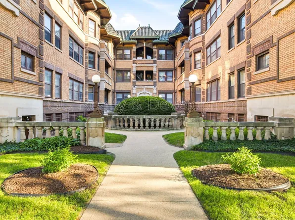 941 E Hyde Park Blvd Unit 1, Chicago, IL 60615