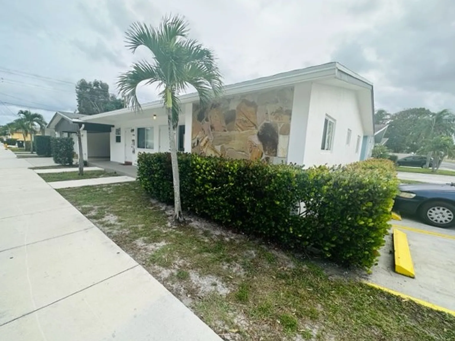 1011 9th Ave N Lake Worth, FL 33460 — Photo 3