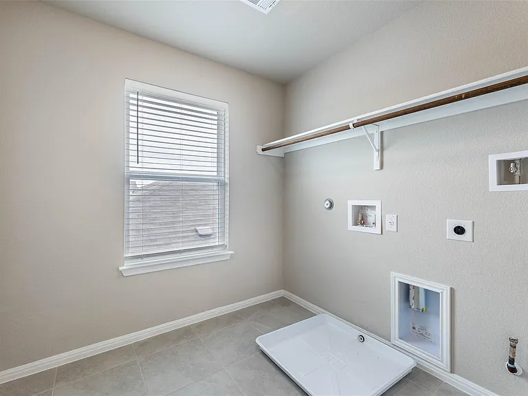 12008 Tolson Dr — Photo 24