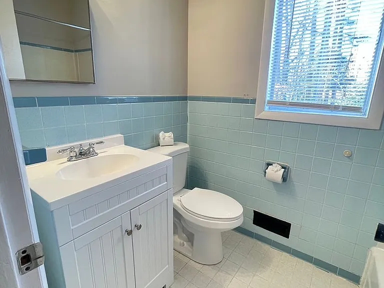 235 Thomas Nelson Ln — Photo 14